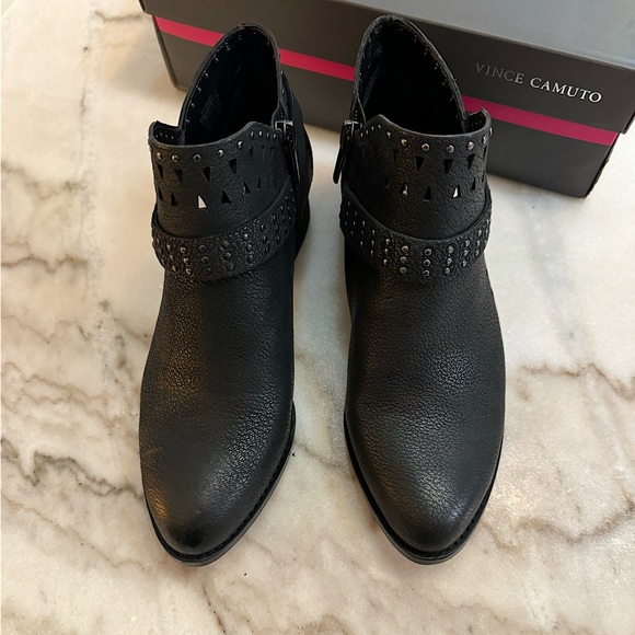 🎉NIB Vince Camuto Calley Black Leather Booties - Picture 3 of 12